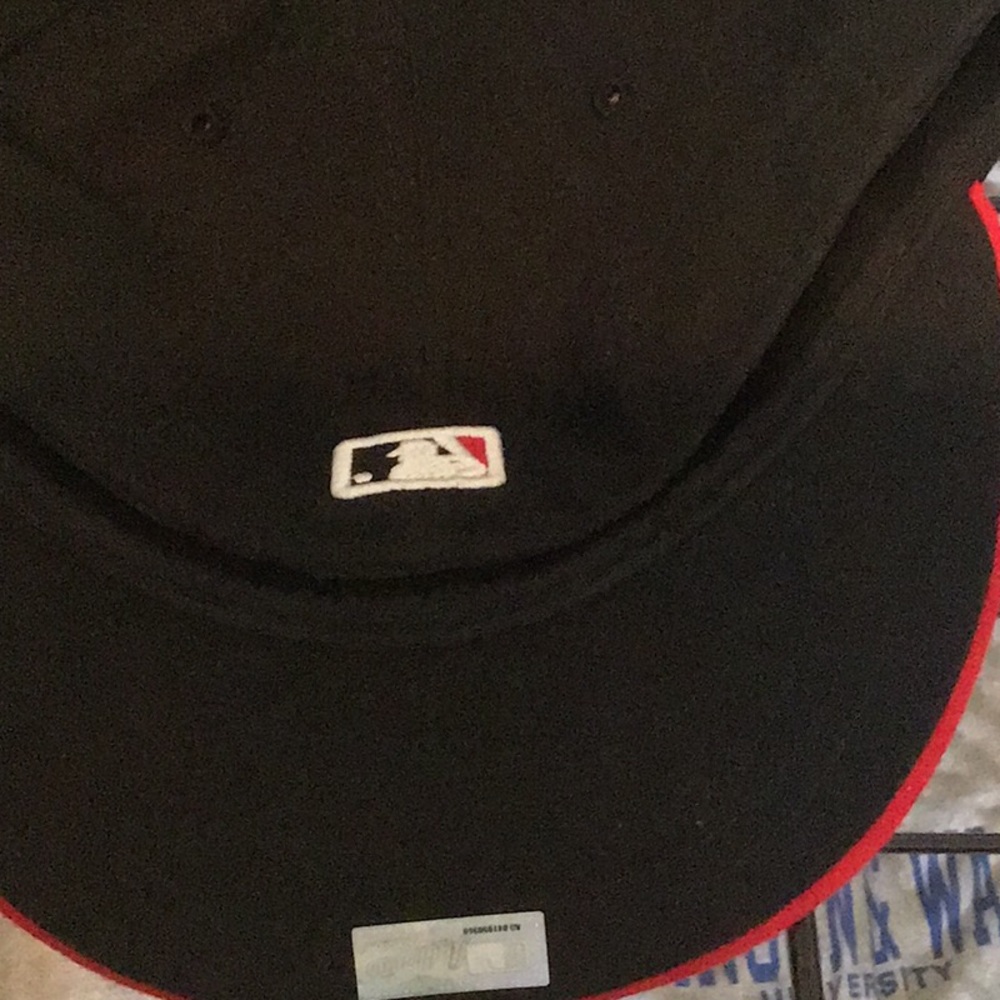 Cincinnati Reds Authentic hat - Picture 2 of 3